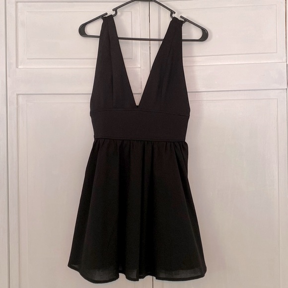 Tobi Black Low Back Cocktail Dress Size Small - Picture 1 of 3